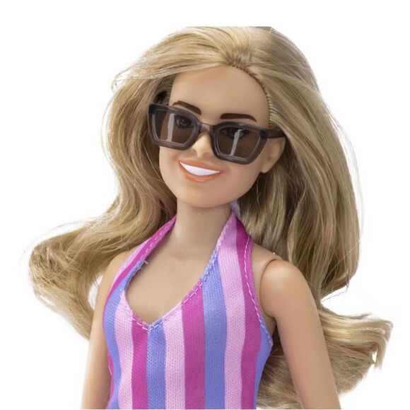 Addison Rae Fashion Dolls, Beach & Comfy Style 2-Pack - Picture 6 of 14